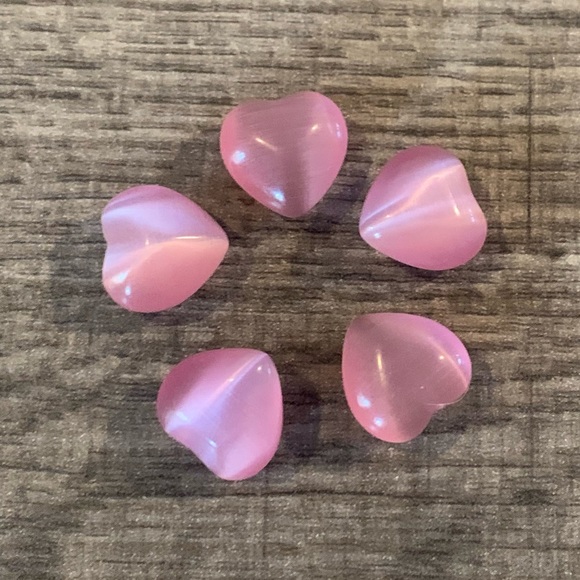 🆑 2 Mini Pink Cat’s Eye Quartz Heart Crystals 🆑 - Picture 1 of 5